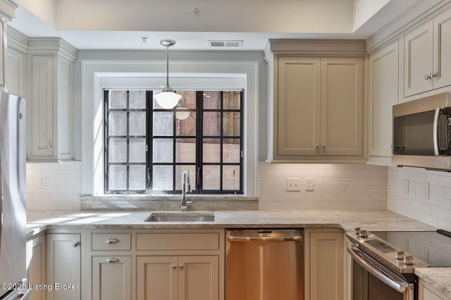 1411 Willow Ave 2, Louisville, KY 40204