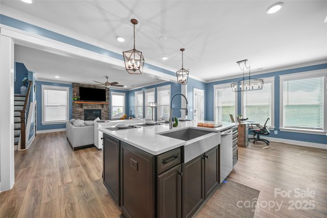 2843 Shumard Drive, Gastonia, NC 28054
