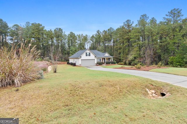703 Grove Pointe Circle, Locust Grove, GA 30248