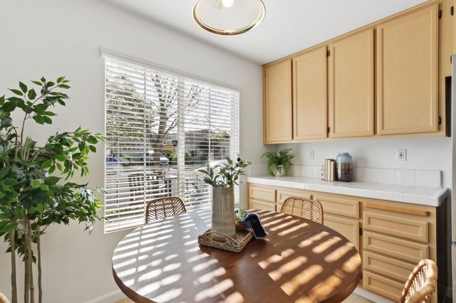 2345 Roualt St, Davis, CA 95618