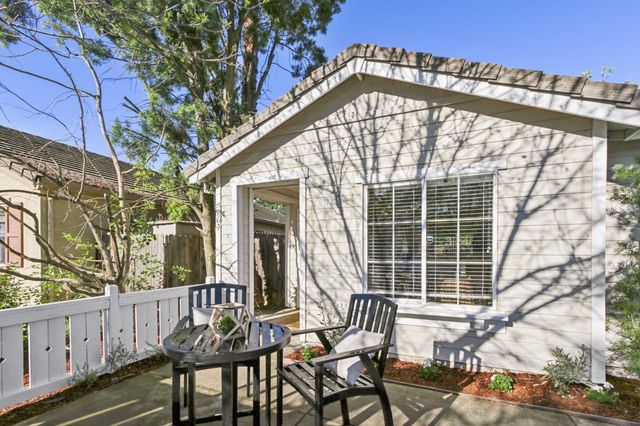 2345 Roualt St, Davis, CA 95618