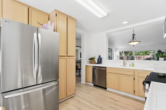 2345 Roualt St, Davis, CA 95618