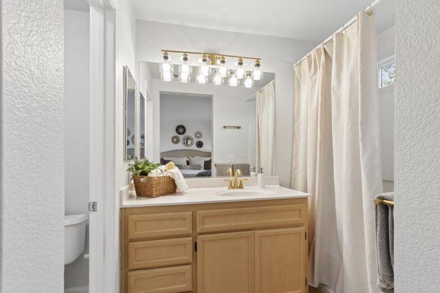 2345 Roualt St, Davis, CA 95618