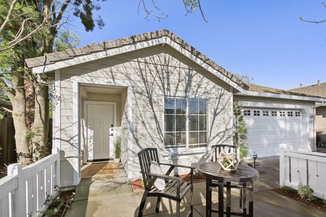 2345 Roualt St, Davis, CA 95618