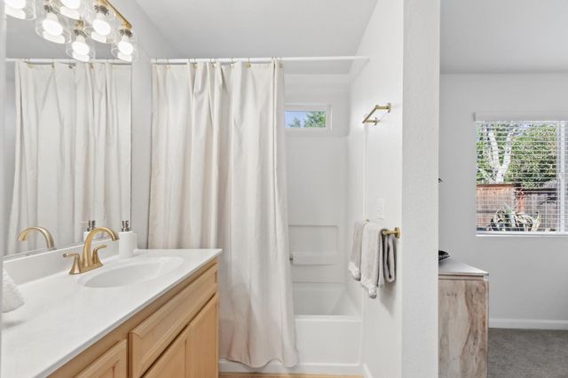 2345 Roualt St, Davis, CA 95618