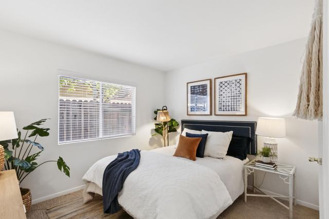 2345 Roualt St, Davis, CA 95618