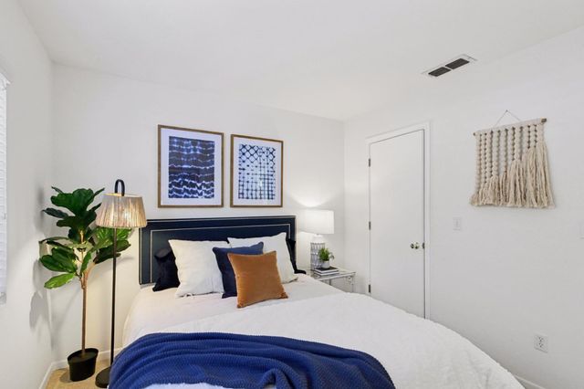 2345 Roualt St, Davis, CA 95618