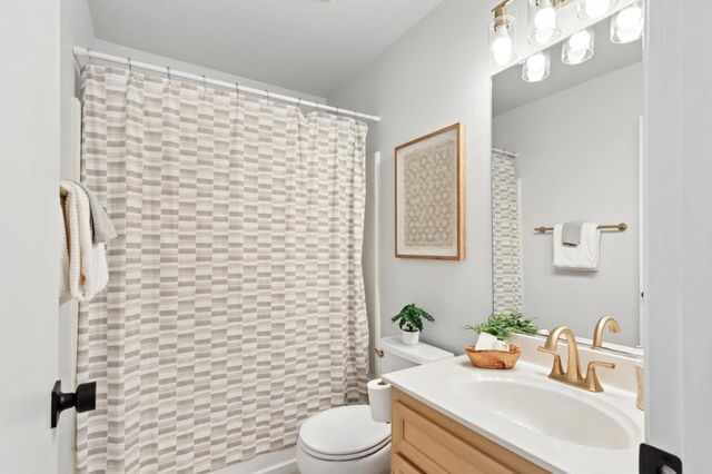 2345 Roualt St, Davis, CA 95618