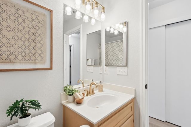 2345 Roualt St, Davis, CA 95618