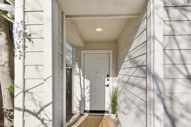 2345 Roualt St, Davis, CA 95618