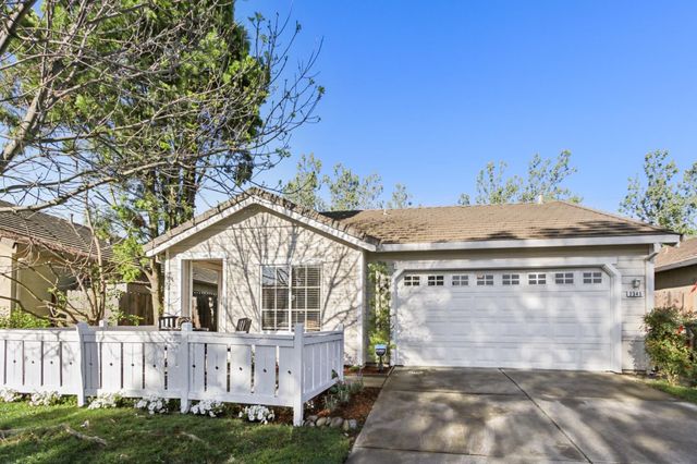 2345 Roualt St, Davis, CA 95618