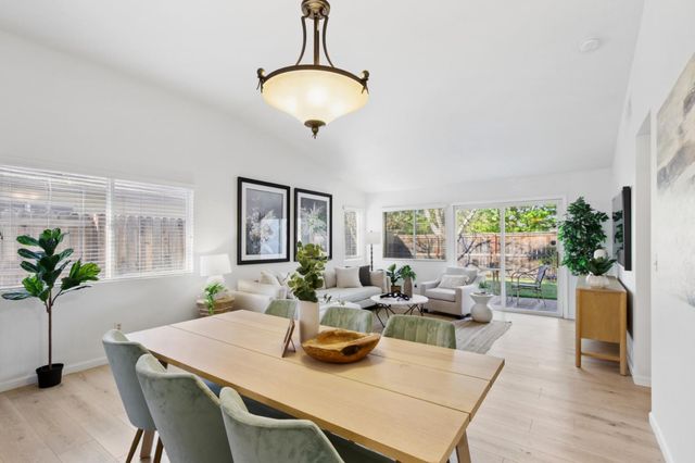 2345 Roualt St, Davis, CA 95618