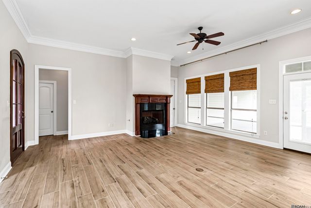 30680 Summer Run Ct, Denham Springs, LA 70726