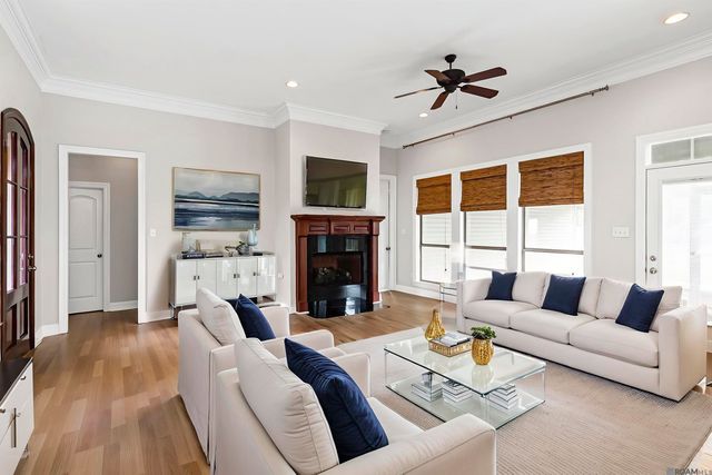 30680 Summer Run Ct, Denham Springs, LA 70726