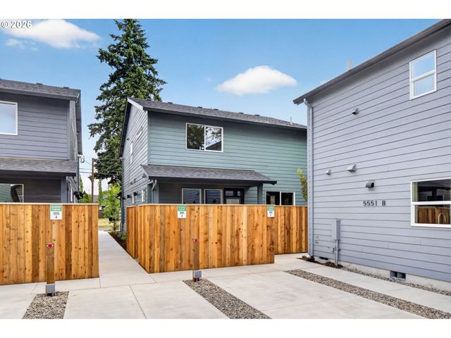 5551 Se STEELE St B, Portland, OR 97206