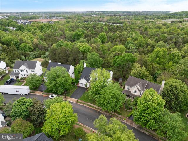 835 SANTMYER DR SE, Leesburg, VA 20175