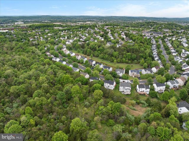 835 SANTMYER DR SE, Leesburg, VA 20175