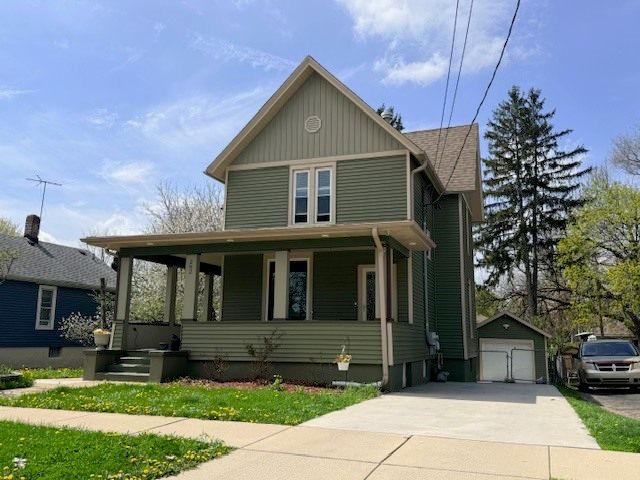 202 Perry Street 1, Elgin, IL 60123