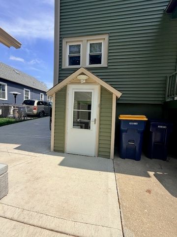 202 Perry Street 1, Elgin, IL 60123