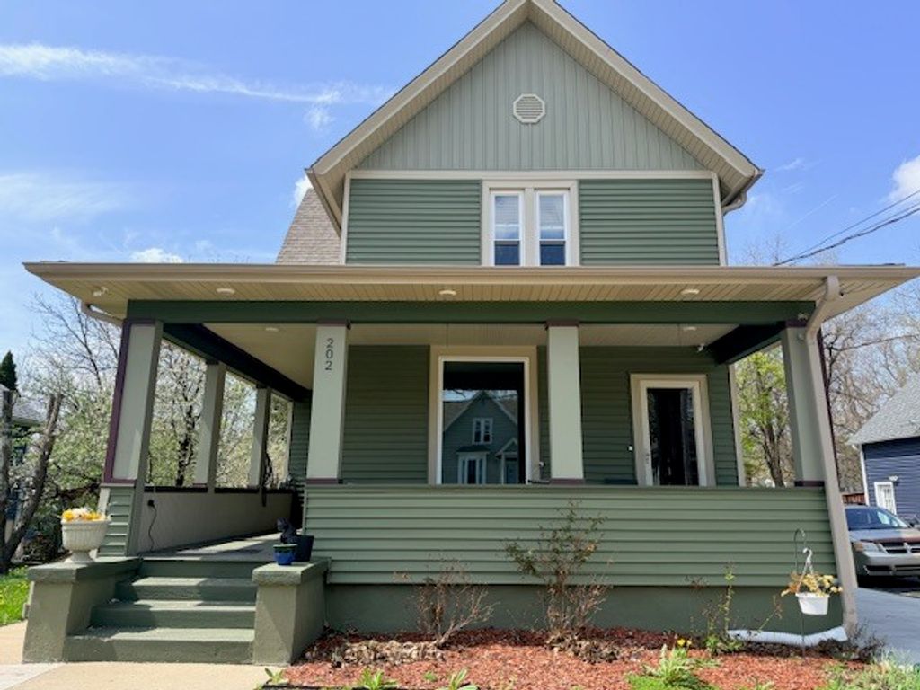 202 Perry Street 1, Elgin, IL 60123