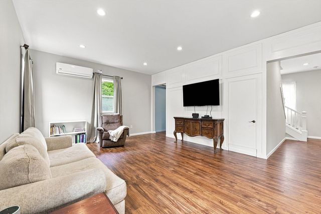 1 Katie Lane, Palmer, MA 01069