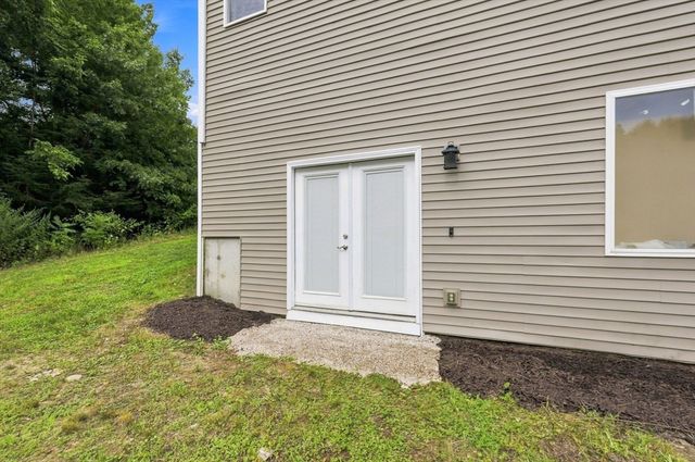 1 Katie Lane, Palmer, MA 01069