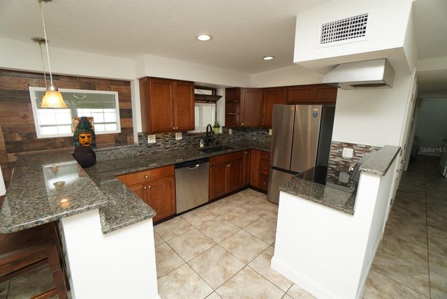 1002 ORANGEWALK DRIVE, Brandon, FL 33511