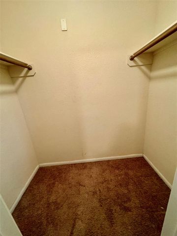 2307 Cloudy Bay Drive, Fresno, TX 77545