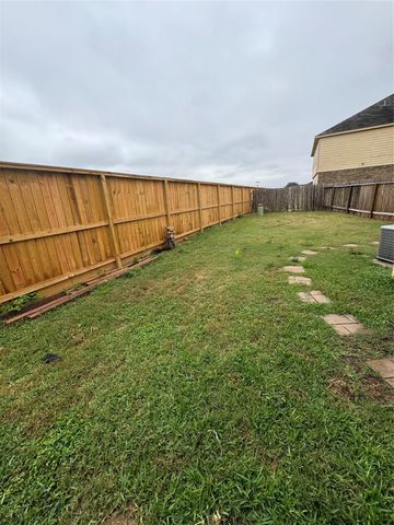 2307 Cloudy Bay Drive, Fresno, TX 77545