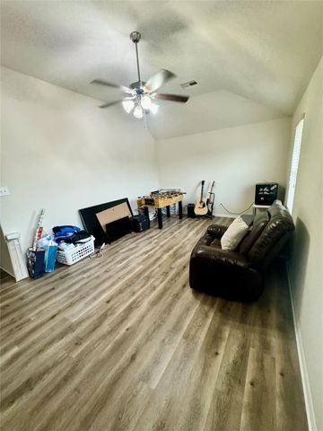 2307 Cloudy Bay Drive, Fresno, TX 77545