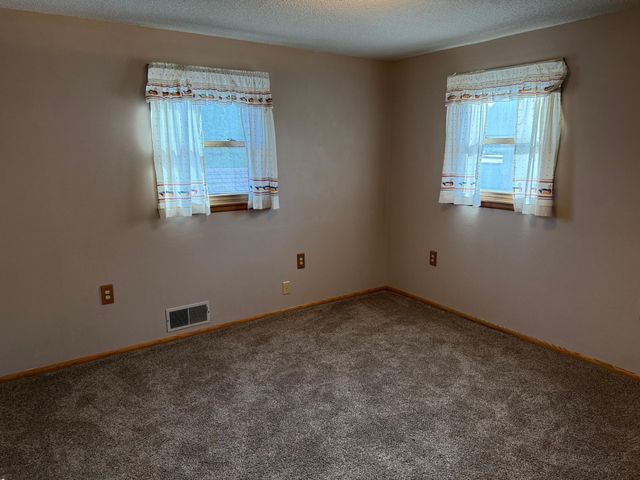 303 E Lafayette Street, Mankato, MN 56001