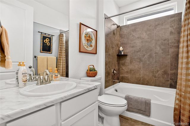 8886 S Tibet Court, Aurora, CO 80016