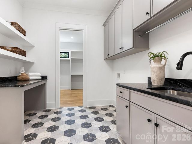 1326 Richland Drive, Charlotte, NC 28211