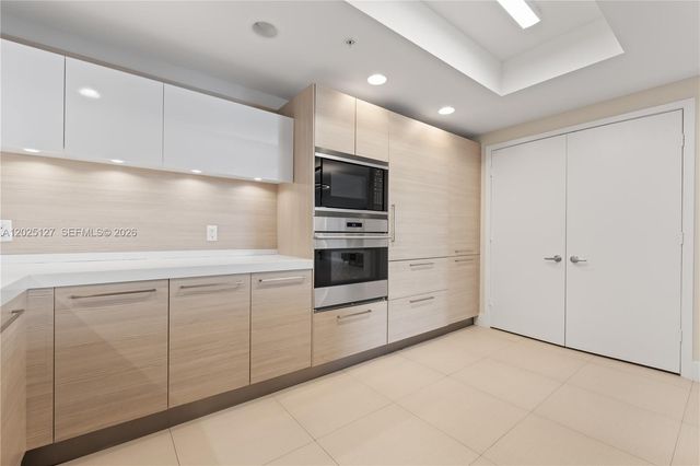17301 Biscayne Blvd 603, North Miami Beach, FL 33160