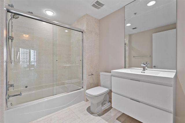 17301 Biscayne Blvd 603, North Miami Beach, FL 33160