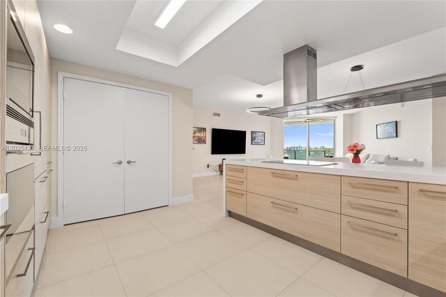 17301 Biscayne Blvd 603, North Miami Beach, FL 33160
