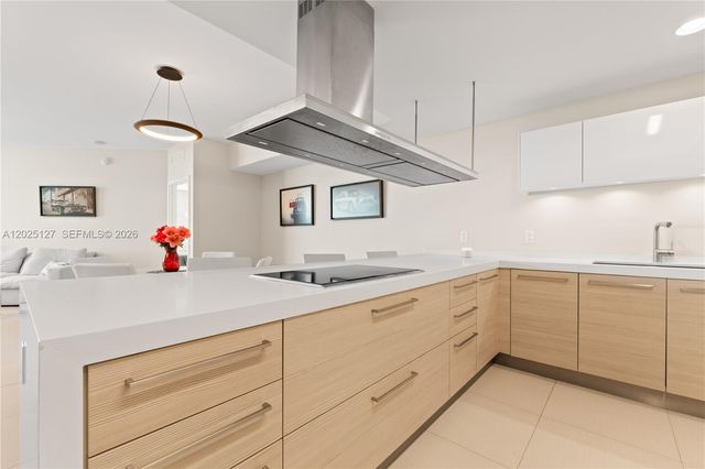 17301 Biscayne Blvd 603, North Miami Beach, FL 33160