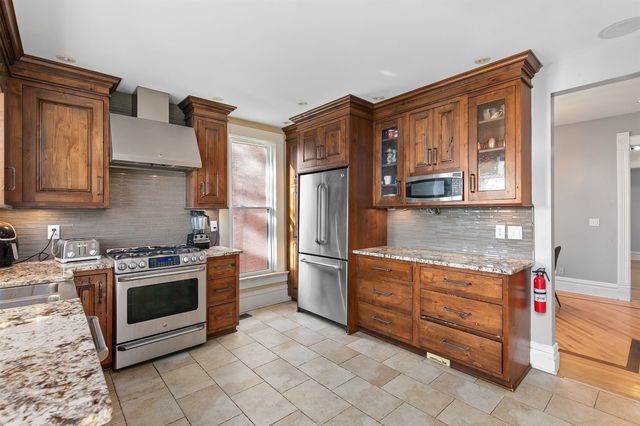 1730 Woodland Avenue, Des Moines, IA 50309