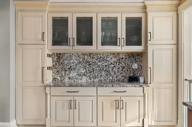 1730 Woodland Avenue, Des Moines, IA 50309