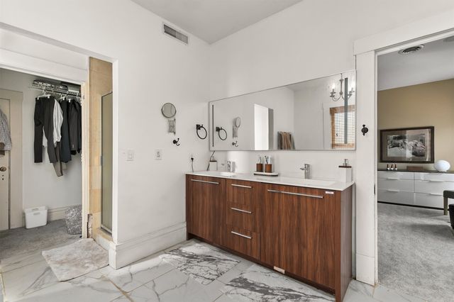 1730 Woodland Avenue, Des Moines, IA 50309