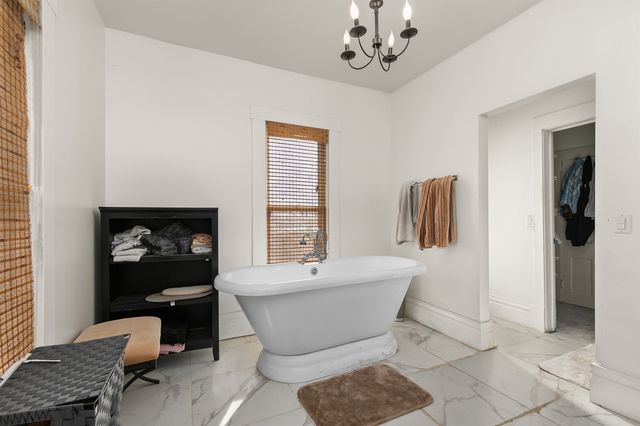 1730 Woodland Avenue, Des Moines, IA 50309