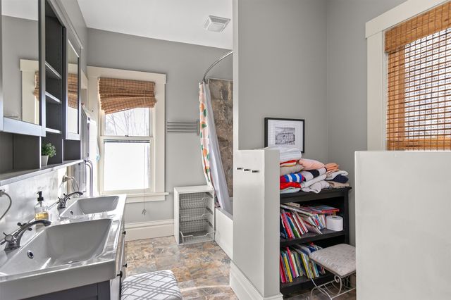 1730 Woodland Avenue, Des Moines, IA 50309