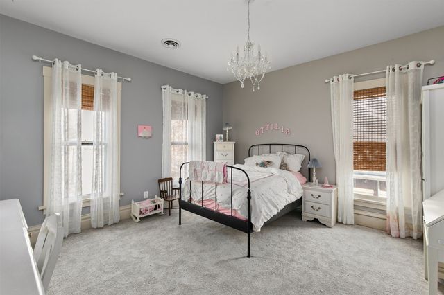 1730 Woodland Avenue, Des Moines, IA 50309