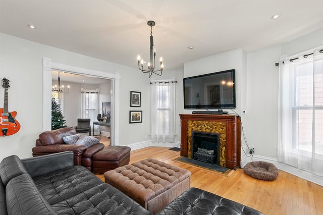 1730 Woodland Avenue, Des Moines, IA 50309