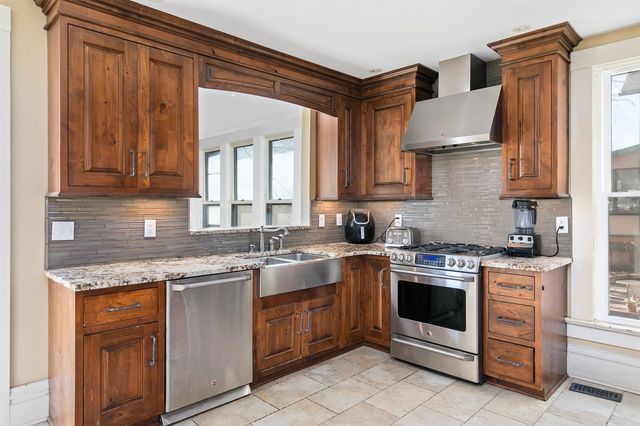 1730 Woodland Avenue, Des Moines, IA 50309