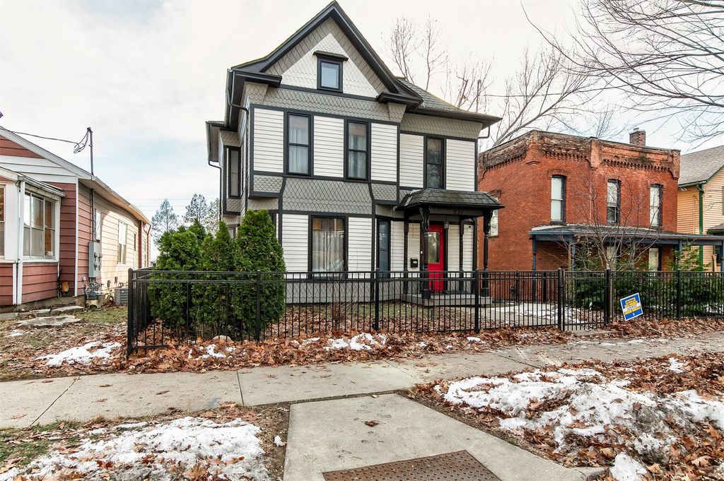 1730 Woodland Avenue, Des Moines, IA 50309