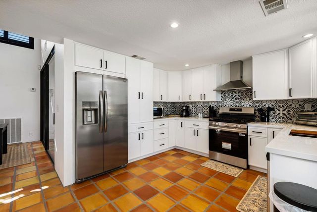 280 Tolosa Circle, Palm Desert, CA 92260