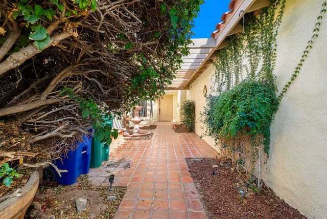 280 Tolosa Circle, Palm Desert, CA 92260