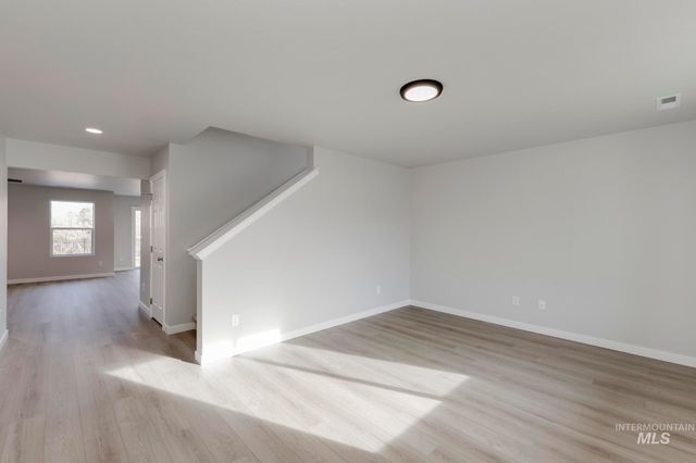 7094 E Shields Dr, Nampa, ID 83687