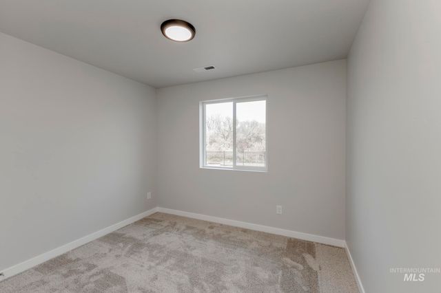 7094 E Shields Dr, Nampa, ID 83687